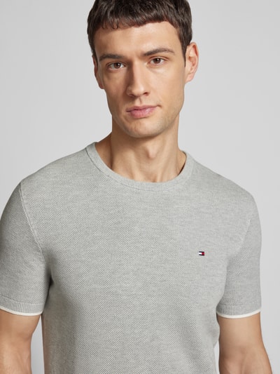 Tommy Hilfiger T-Shirt mit Label-Detail Hellgrau 3