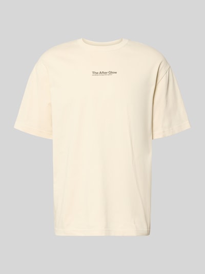 Produktfoto, męski t-shirt z bawełny o kroju relaxed fit, model 'Sauni' z nadrukiem, okrągły dekolt, długość tyłu w rozmiarze M: 72 cm, T-Shirt mit Rundhalsausschnitt Modell 'Sauni' od Samsøe Samsøe