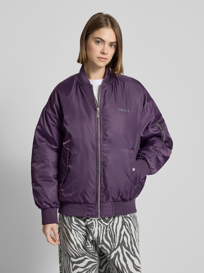 Review Bomberjacke mit Label-Print Purple 4