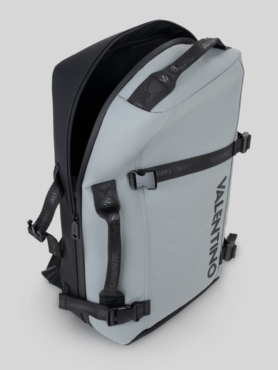 Valentino Bags Rucksack mit Label-Prägung Modell 'AXEL' Hellgrau 3