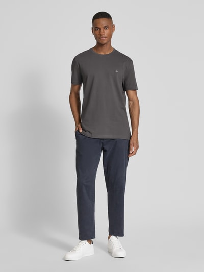 Christian Berg Men T-Shirt mit Label-Stitching Anthrazit 1