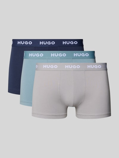 Produktfoto, Slim Fit Trunks aus Baumwoll-Mix im 3er-Pack Modell 'PACK' von HUGO, Optik: Unifarben, Passform: Slim-Fit, Label-Schriftzug, Bundabschluss: Elastisch, Multipack: 3er-Pack, Materialverarbeitung: Stretch-Jersey, Material: Baumwoll-Mix, sanfte Struktur, verschiedene Blautöne und Grau.