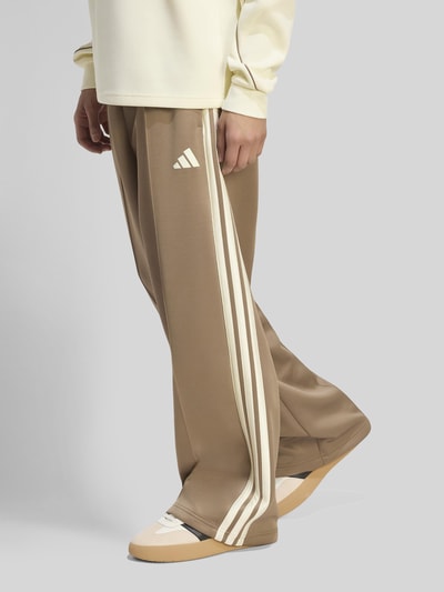 adidas Sportswear Loose Fit Sweathose mit Baumwoll-Anteil Beige 4