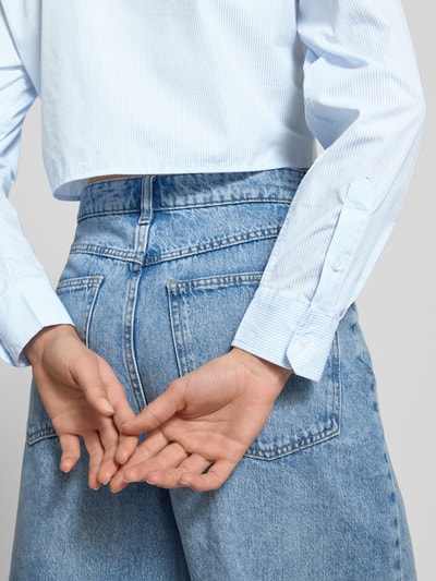 Tommy Jeans Cropped Fit Hemdbluse aus reiner Baumwolle Hellblau 3