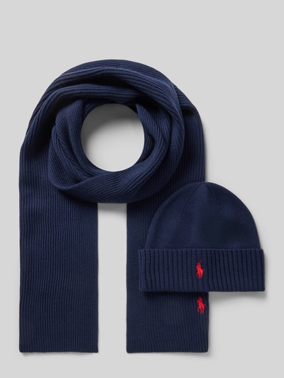 Productfoto, donkerblauw ribgebreid wollen Schaal en Muts als set met cadeauverpakking, rode label-stitchings, van Polo Ralph Lauren, model 'COLD WEATHER', maat 27x193 cm, context herenaccessoire