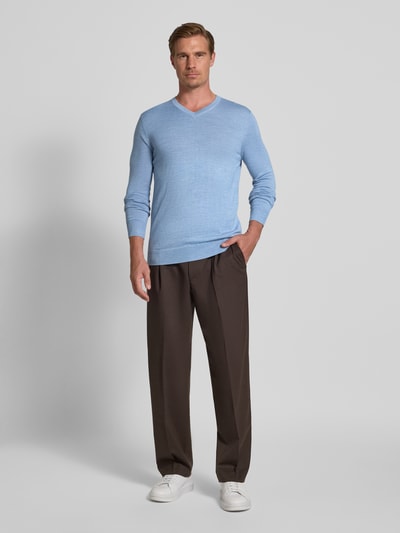 Christian Berg Men Strickpullover aus Merino-Mix mit V-Ausschnitt Hellblau Melange 1