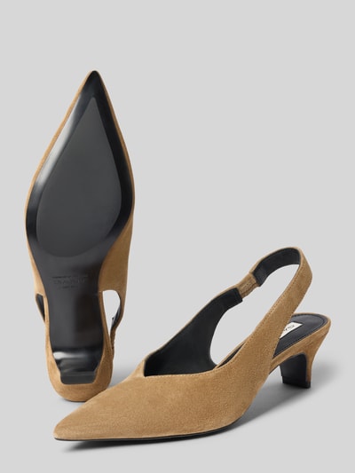 Produktfoto, Pumps aus Leder Modell 'Tillbye' von Gant in Beige mit spitzer Vorderseite, elastischem Riemen und 6 cm Absatzhöhe bei Größe 40.