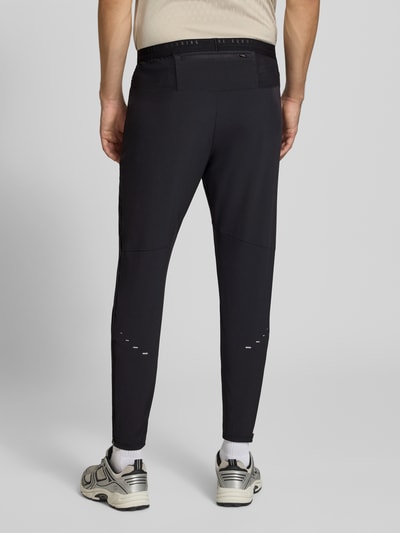 Nike Training Slim Fit Trainingshose mit Dri-FIT-Technologie Modell 'Stride' Black 5