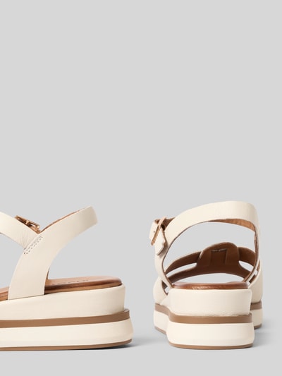 Produktfoto, Sandalen aus echtem Leder mit Schnalle von INUOVO, naturalna skóra, zaokrąglony krój, sprzączka, otwarta pięta, gładka podeszwa, wysokość obcasa w rozmiarze 40: 2 cm