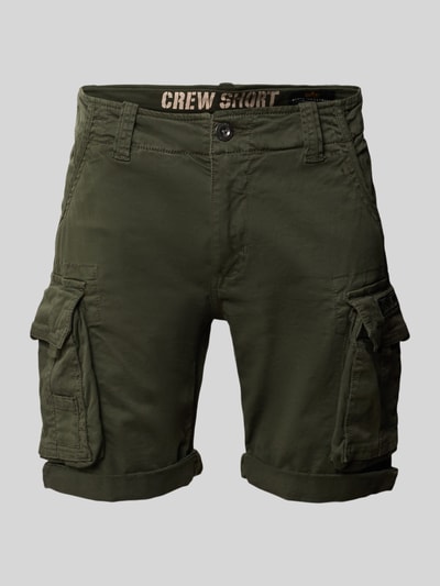 Produktfoto, zielone szorty cargo z mieszanki bawełny i elastanu, model 'CREW SHORT' Alpha Industries, krój regular fit, szerokość w rozmiarze 32: 44 cm, długość wewnętrzna nogawki w rozmiarze 32: 22 cm