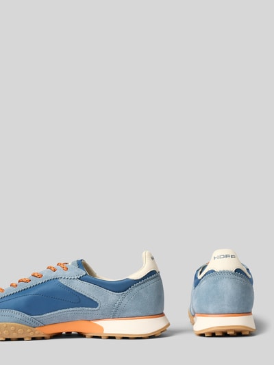 Produktfoto, blauwe en beige Sneaker aus Leder-Mix Modell 'Bridge' van HOFF, afgeronde pasvorm, logodetail, geprofileerde zool, hakhoogte maat 44: 2 cm, schachthoogte maat 44: 9 cm, schachtbreedte maat 44: 9 cm