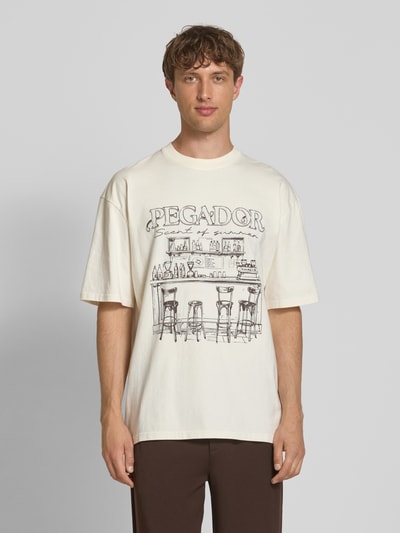 Pegador T-shirt o kroju oversized z nadrukiem z logo model ‘Barno’ Złamany biały 4