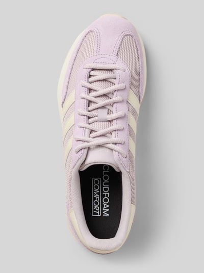 Produktfoto, Sneaker mit Schnürverschluss von adidas Sportswear, Leder-Mix in Flieder und Creme, abgerundete Spitze, strukturierte Sohle, Label-Detail, Absatzhöhe 4 cm, Schafthöhe 7 cm, Schaftweite 6 cm