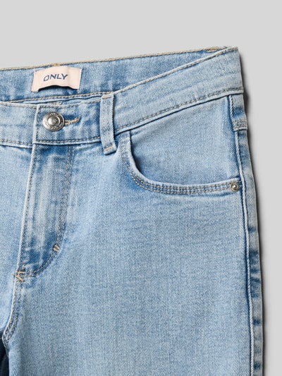 Produktfoto, jasnoniebieskie dżinsy Loose Fit Jeans aus Baumwoll-Mix mit Viskose-Anteil Modell 'BLAIR' von Only z pięcioma kieszeniami, bawełniany twill, optyka denim