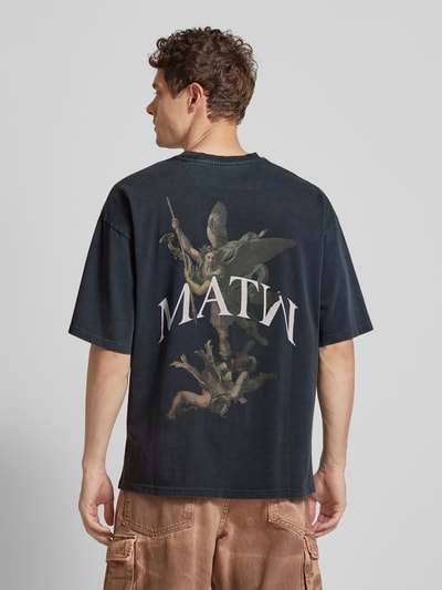 Review X MATW T-shirt z nadrukiem z napisem — MATW X Review Czarny 5