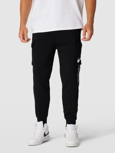 Nike Sweatpants mit Cargotaschen Modell 'REPEAT' Black 4