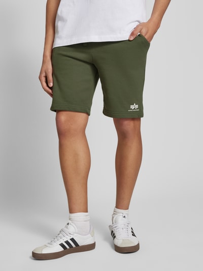 Alpha Industries Sweatshorts mit elastischem Bund und Tunnelzug Oliv 4