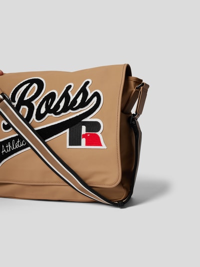 BOSS x Russell Athletic Crossbody Bag mit Brand Detail beige online kaufen