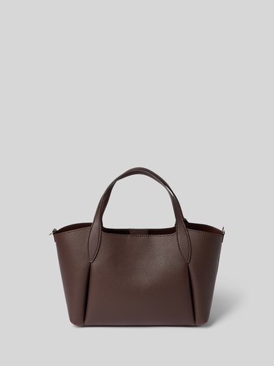 Produktfoto, Handtasche in Leder-Optik Modell 'MELODY' von GUESS in Braun mit Logo-Detail, Magnetverschluss, strukturierte Oberfläche.