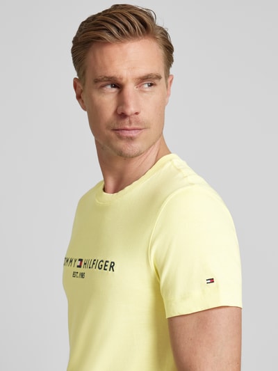 Tommy Hilfiger T-shirt z wyhaftowanym logo Żółty 3