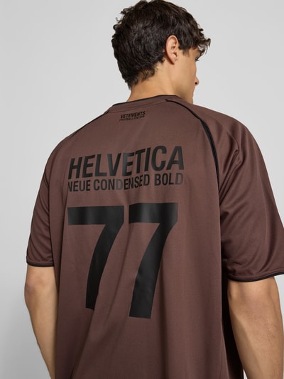 VETEMENTS Regular Fit Trikot mit Motiv-Stitching Mittelbraun 3