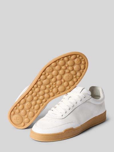 Produktfoto, Sneaker aus Leder mit Label-Details Modell 'PRIME' von Lloyd, weißes Leder, beige profilierte Sohle, runde Form, Herren Sneaker