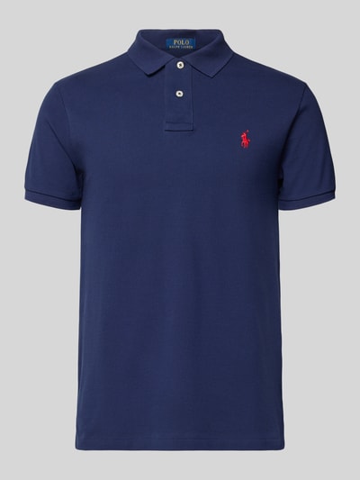 Produktfoto, Slim Fit Poloshirt mit Logo-Stitching von Polo Ralph Lauren aus reiner Baumwolle, unifarbenes Design, kurze Seitenschlitze, Polo-Kragen