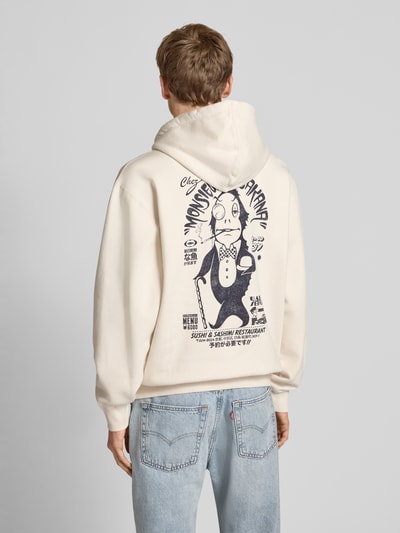 Edwin Hoodie mit Statement-Print Modell 'MONSIEUR SAKANA' Ecru 4
