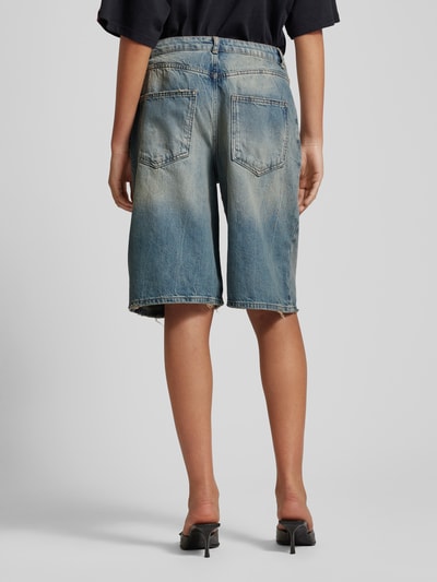 Review Jeansshorts im Used-Look Blau 5