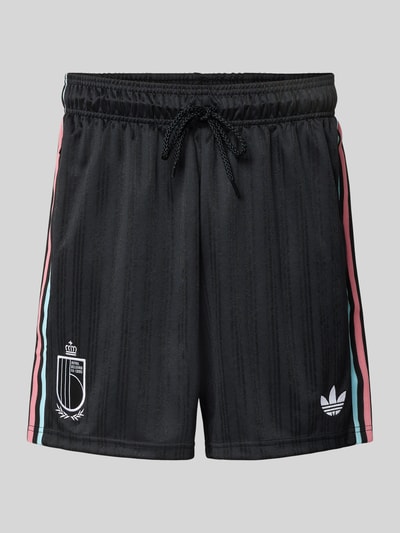Produktfoto, Regular Fit Sweatpants mit Label-Detail Modell 'Belgien 26' von adidas Originals, Optik: Unifarben, Materialverarbeitung: Sweat, Label-Detail vorn, seitliche Eingrifftaschen, Tunnelzug, Bundabschluss: elastisch, schwarze und rosa Akzente