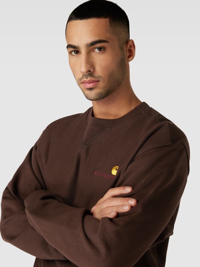 Carhartt Work In Progress Sweatshirt mit Label-Stitching Dunkelbraun 3