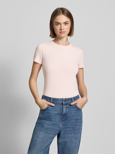 Guess Jeans Slim Fit T-Shirt mit Label-Print Rosa 4