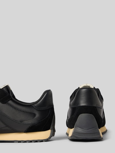 Produktfoto, Sneaker aus echtem Leder mit Logo-Detail Modell 'Beja' von Gant, Schwarz, abgerundete Passform, profilierte Sohle, Schnürverschluss, Absatzhöhe 2 cm, Schafthöhe 8 cm, Schaftweite 9 cm, Echtleder, für Damen