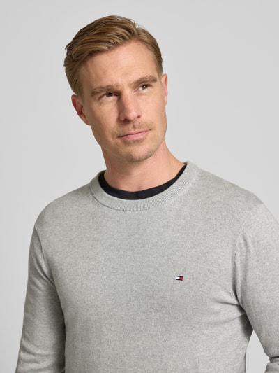 Tommy Hilfiger Regular Fit Strickpullover aus Baumwoll-Kaschmir-Mix Hellgrau Melange 3