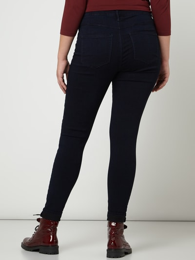 ONLY CARMAKOMA Jeansy PLUS SIZE o kroju skinny fit z wysokim stanem i dodatkiem streczu  Ciemnoniebieski 6