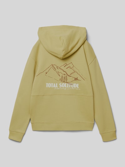 Junge trägt Hoodie mit Kapuze von Garcia, Reine Baumwolle, Lockerer-Schnitt, Kapuze, Label-Details, Känguru-Tasche, Gerippte-Abschlüsse, Ganzkörperansicht Rückansicht
