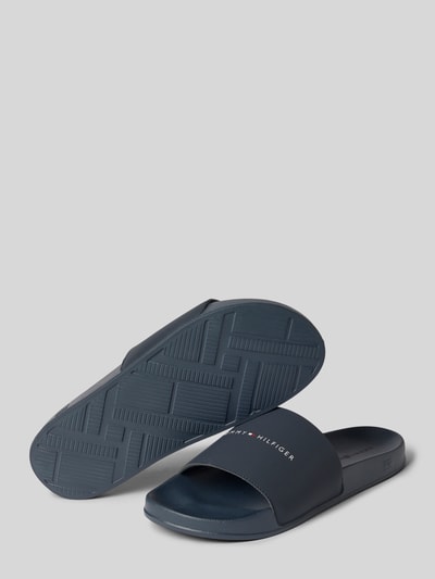 Tommy Hilfiger Badeslipper mit Label Print Marine 4