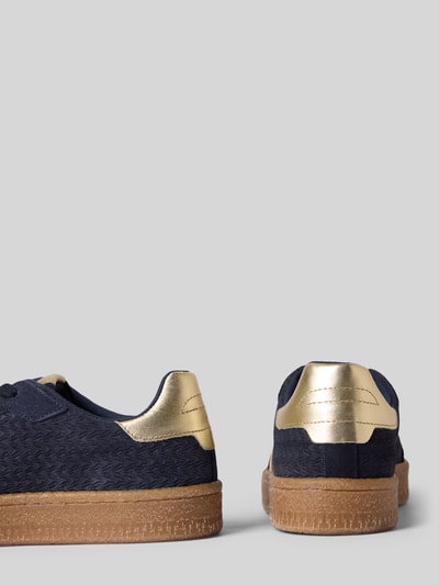 Produktfoto, Sneaker aus echtem Leder von Tamaris in Dunkelblau mit goldfarbenen Details und brauner Sohle, Damen Sneaker von Tamaris