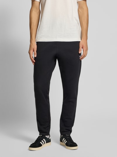adidas Originals Spodnie dresowe o kroju slim fit z wyhaftowanym logo Czarny 4