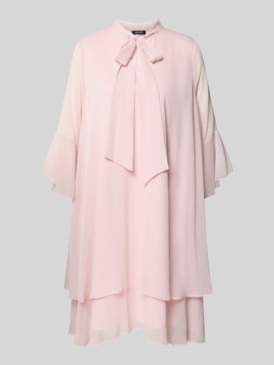 Produktfoto, Knielanges Kleid mit Schleifen-Detail Modell 'Denia' von JOOP! in zartem Rosa, ausgestellter Schnitt, Lagenlook, strukturierte Textur.
