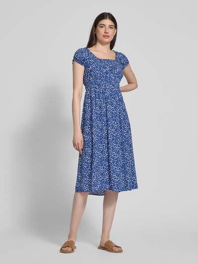 Apricot Knielanges Kleid aus Viskose im Allover-Look Royal 1