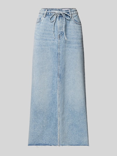 Produktfoto, Midi-Jeansrock aus Baumwoll-Mix Modell 'WIEN' von Vero Moda in Hellblau, Denim-Optik, mit Nieten, Gürtelschlaufen, Bindegürtel, 5-Pocket-Design, Gehschlitz und Knopfverschluss.