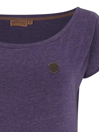 Naketano Shirt mit breitem Rippenbund und Metall-Logo Lila Melange 2