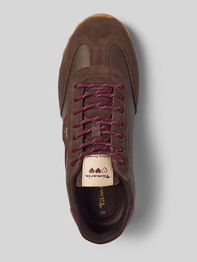 Productfoto, donkerbruine Sneaker aus echtem Leder van Tamaris voor Dames met contrasterende texturen en bordeauxrode accenten