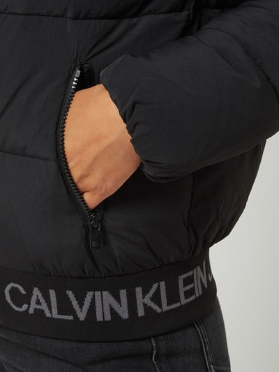 Calvin Klein Jeans Gewatteerd jack met logo in band  Zwart - 3