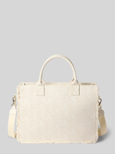 Produktfoto, Handtasche mit Label-Stitchings Modell 'SHYLA' von VALENTINO BAGS in Creme mit Fransen, verstellbarer Schultergurt, Hauptfach mit Reißverschluss, Reißverschlusstasche innen, Breite 41 cm, Länge 31 cm, Tiefe 17 cm, Länge Schulterriemen 110 cm, textile Struktur und rechteckige Form.