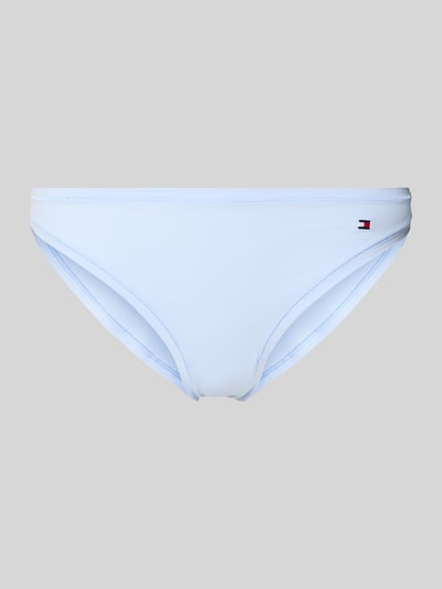Produktfoto, Bikini Slip mit Logo-Stitching von TOMMY HILFIGER, unifarbene Optik in Hellblau, stretchige Webstruktur, dezente Logo-Applikation