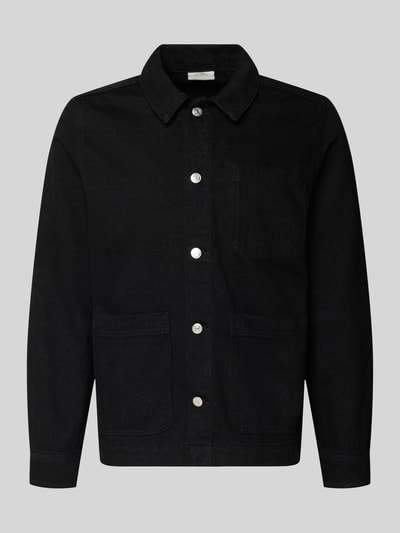 Produktfoto, schwarzes Regular Fit Overshirt mit Brusttasche Modell 'Layton' von Les Deux, reine Baumwolle, auf grauem Hintergrund