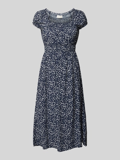 Produktfoto, Knielanges Kleid aus Viskose im Allover-Look von Apricot, ciemnogranatowe z białym wzorem, krój taliowany, okrągły dekolt, długość do kolan, czysta wiskoza, długość tyłu w rozmiarze S: 106 cm, szerokość w rozmiarze S: 43 cm, długość rękawa w rozmiarze S: 11 cm