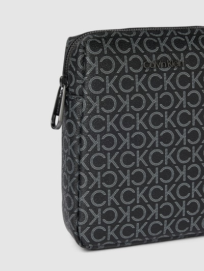 CK Calvin Klein Umhängetasche mit Allover-Label-Details Modell 'MUST' Black 3
